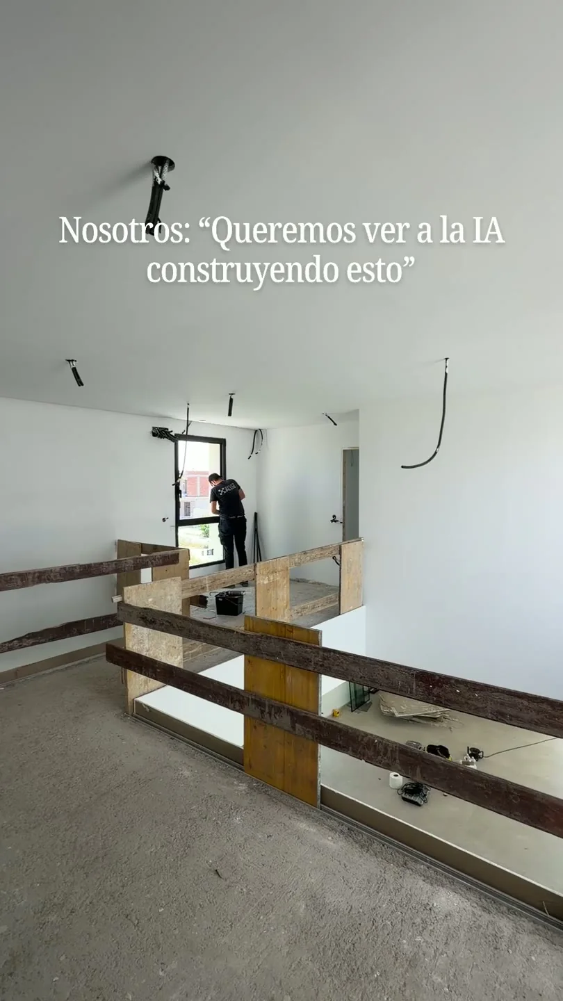Equipo de SALCOPLUS trabajando en una puerta de garaje
