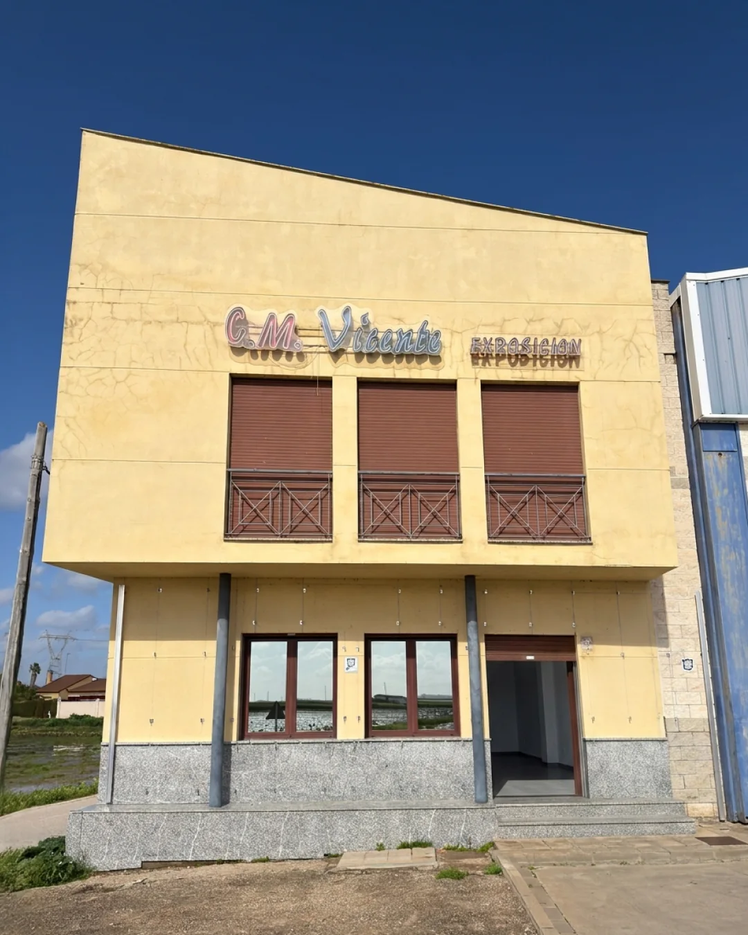 Edificio antes de convertirse en la sede de Salcoplus