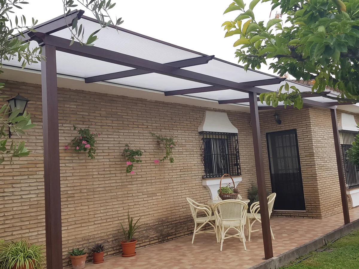 Techo de cristal con montera de aluminio y vidrio en Sevilla